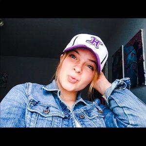 Meet your Posher, Alexis